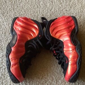 Wore twice, great condition. Nike pennies.